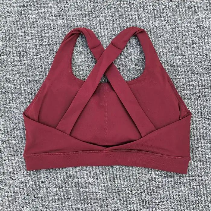 Femmes sport soutien-gorge croix haut
