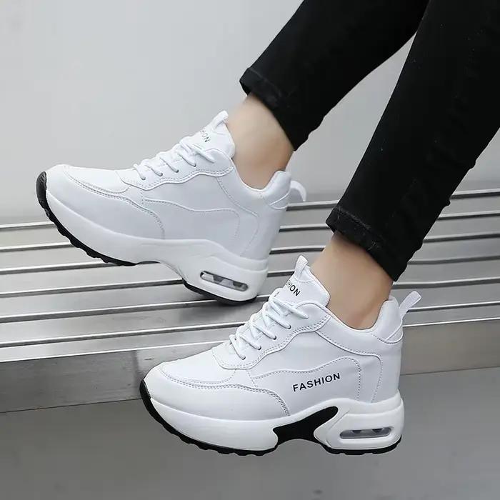 Chaussures de course à coussin de 8cm pour femmes imperméables et respirantes pour automne et hiver, pour des courses en terrain dur et tenue élégante