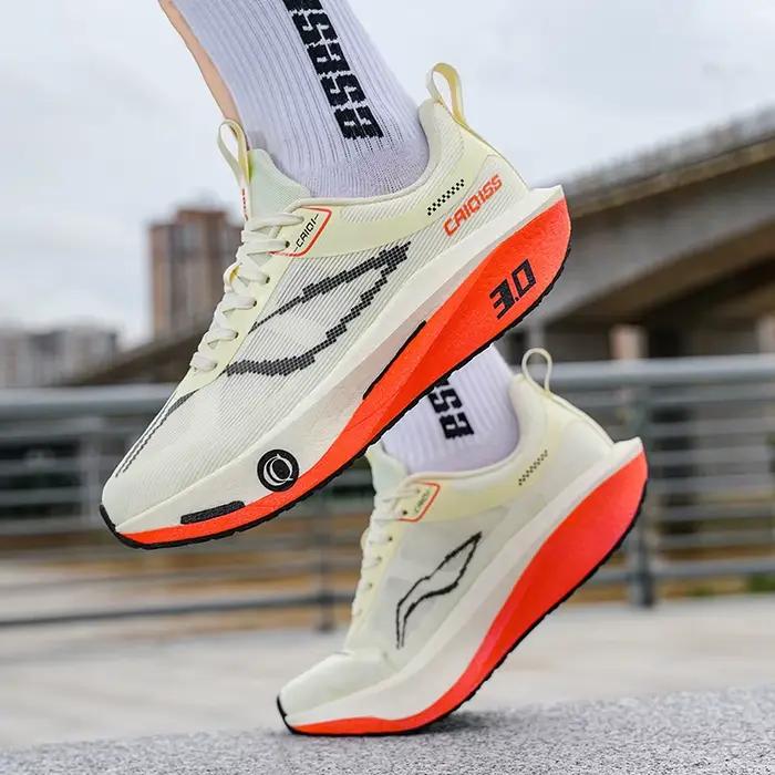 Chaussures de course à pied avec plaque en carbone pour marathon