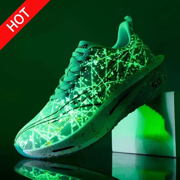 Chaussures de course pour hommes avec technologie de plaque en carbone