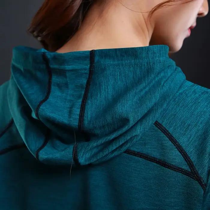 Vestes de sport à capuche pour femmes