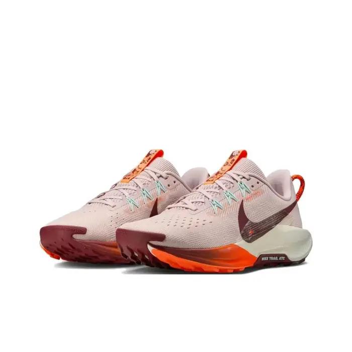 Nike Pegasus Trail 5 Chaussures de course basses résistantes à l'abrasion pour femmes Rose Orange Blanc DV3865-602