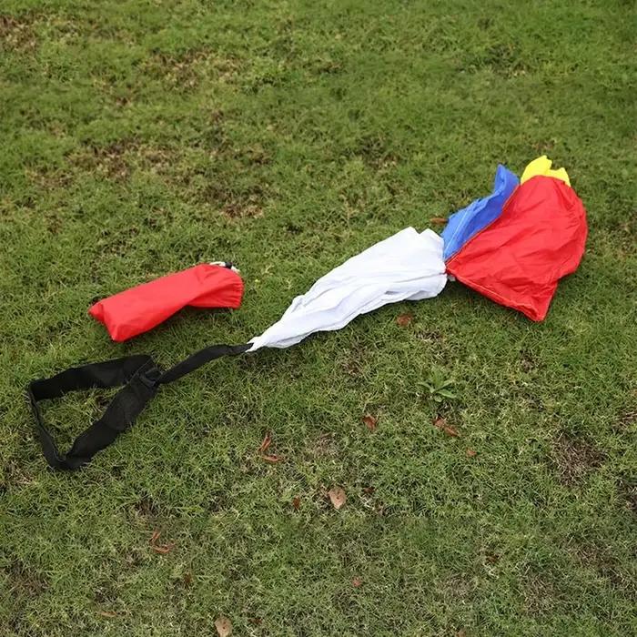 Résistance aux couleurs multiples Sport de plein air course entraînement goulotte parapluie Parachute