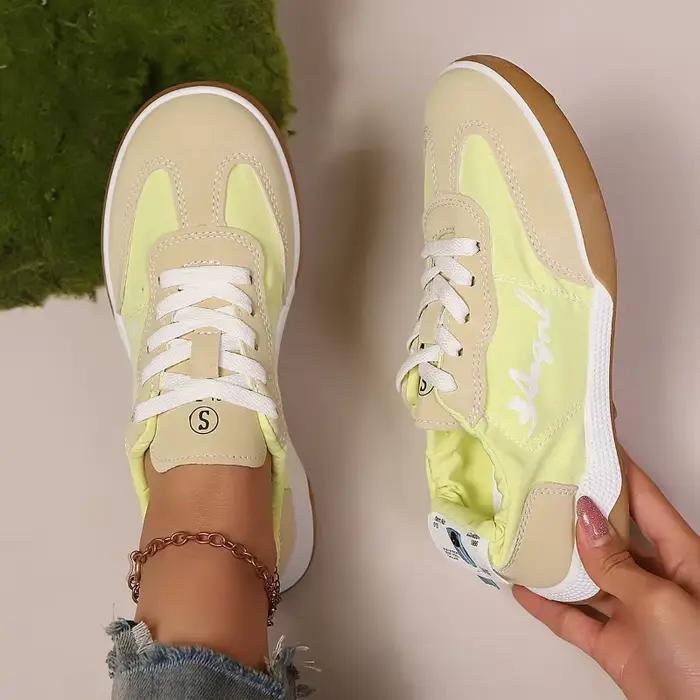 Chaussures Vulcanisées Femme Printemps 2026 – Baskets de Course et de Sport Tendance Beige à Semelle Basse – Promotion Qualité Supérieure