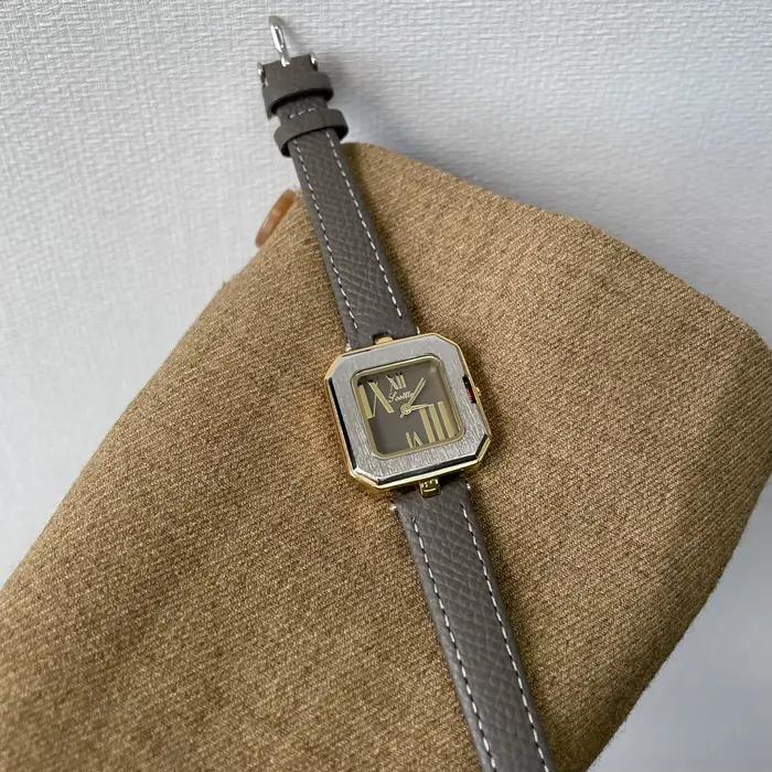 Montre rétro en acier inoxydable avec bracelet en cuir pour femmes, montre rétro chic et intemporelle, idéale pour les occasions spéciales