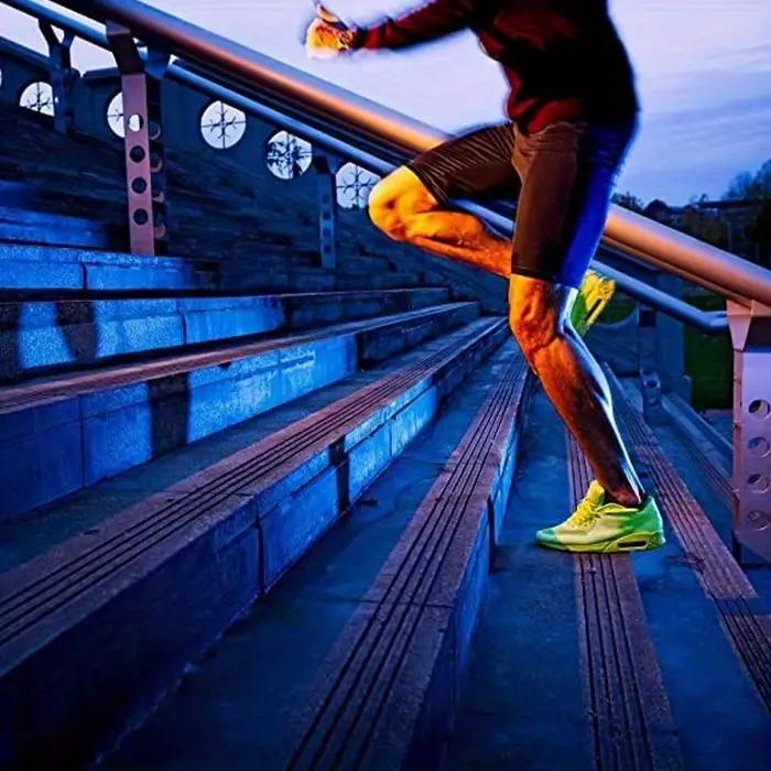 Chaussettes de compression en nylon pour hommes et femmes, pour course, randonnée et voyage, améliorant la circulation et réduisant les courbatures, disponibles en blanc, bleu, jaune, orange, noir et vert, taille S/M et L/XL
