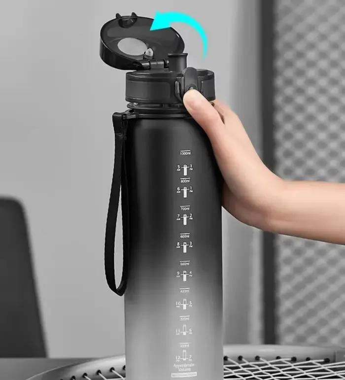 Bouteille d'eau sportive en plastique 1 litre réutilisable pour fitness et randonnées en plein air pour adultes