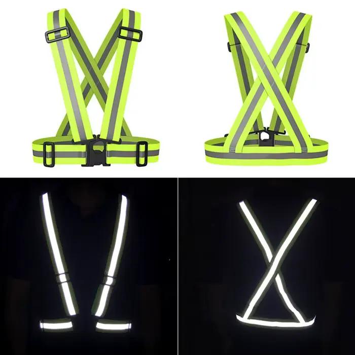 Gilet de sécurité réfléchissant haute visibilité jaune avec sangles réglables pour la course nocturne