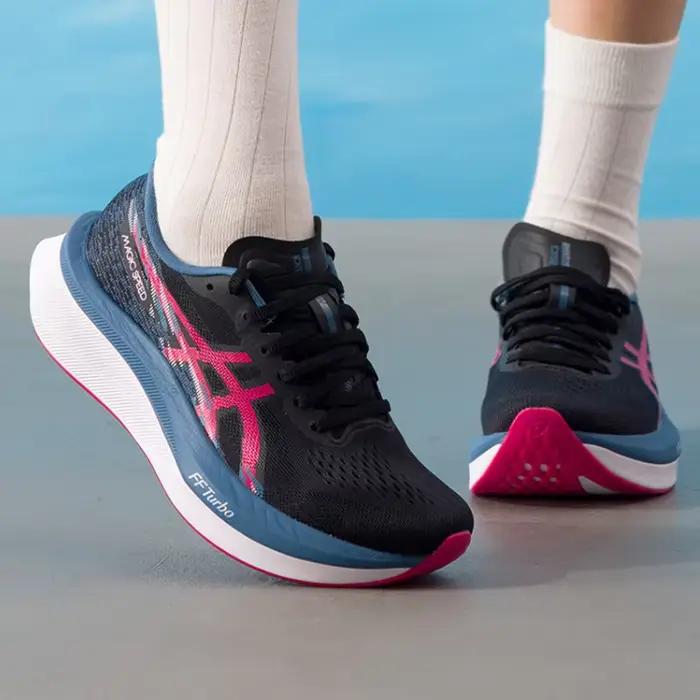 Chaussures de course pour femmes ASICS MAGIC SPEED 4 All Black Carbon Plate 1012B676-001 Propulsion respirantes