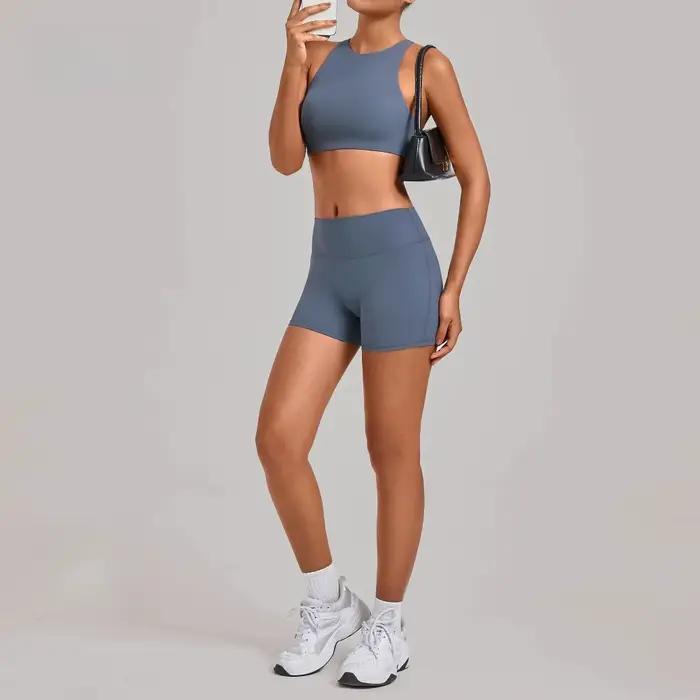 Ensemble de vêtements de sport pour femme : débardeur à dos croisé avec coussinets de poitrine amovibles et shorts de yoga moulants à séchage rapide pour le fitness