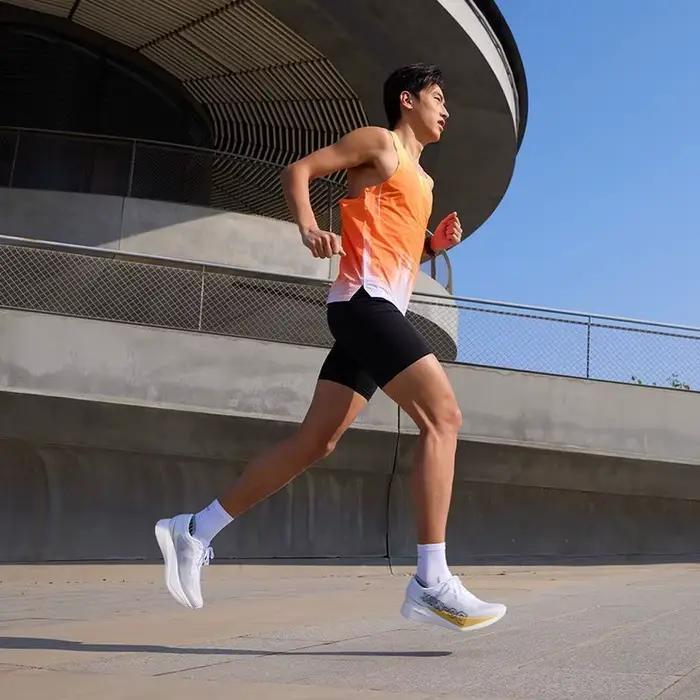 Chaussures de course les plus vendues pour hommes et femmes